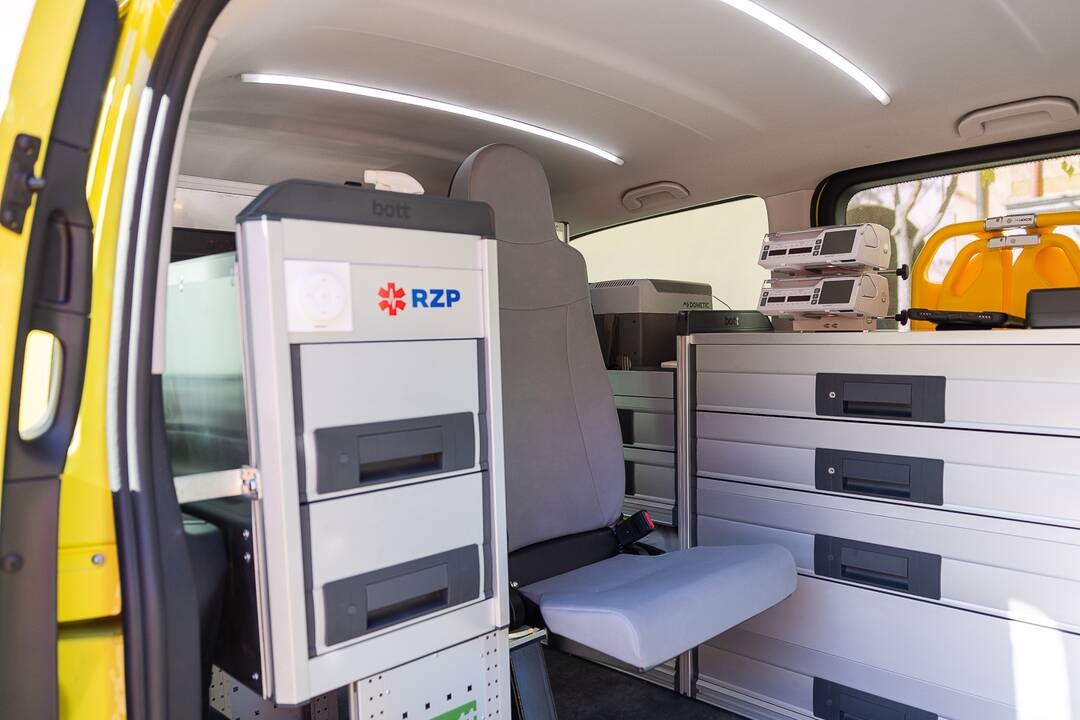 FOTO: Po Trenčíne jazdí jedinečné záchranárske vozidlo, foto 5