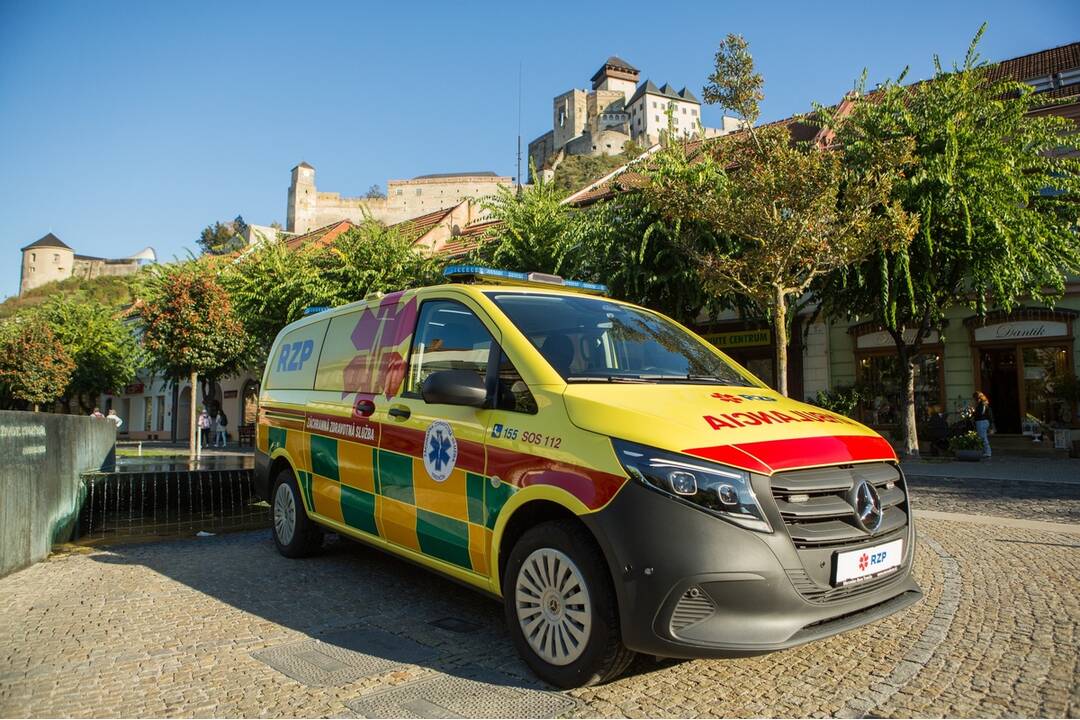 FOTO: Po Trenčíne jazdí jedinečné záchranárske vozidlo, foto 6