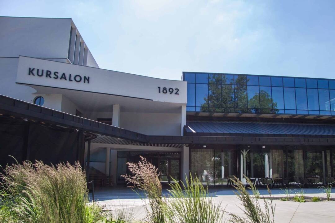 FOTO: Po neúspešných dražbách má Kursalon majiteľa , foto 6