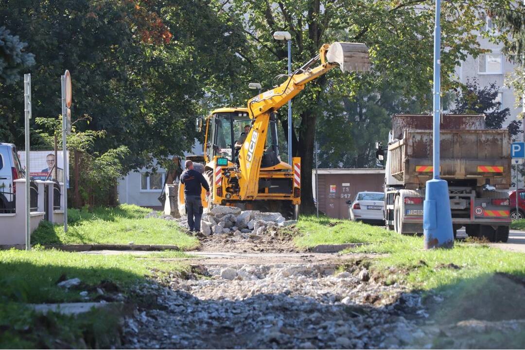 FOTO: Rekonštrukcia chodníkov v Dubnici nad Váhom, foto 1