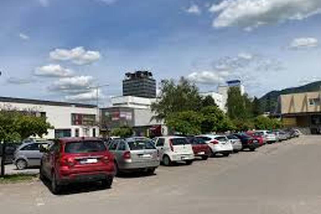 FOTO: Prvá etapa regulovaného parkovania v Považskej Bystrici začne platiť od nového roka, foto 4