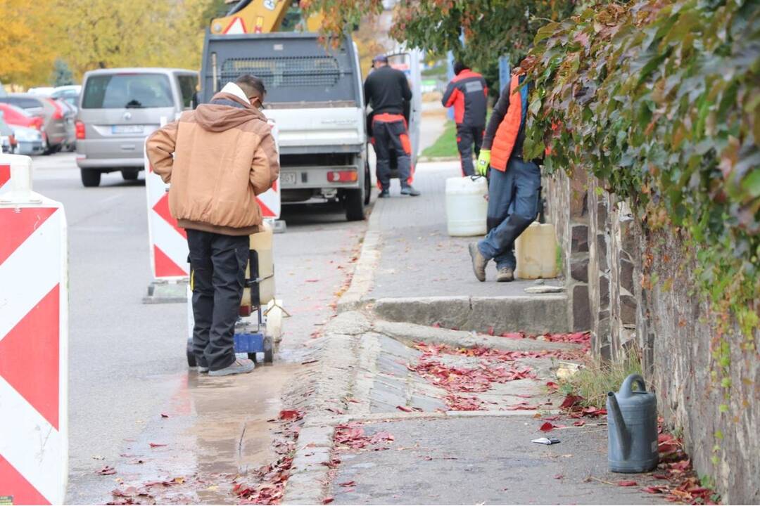 FOTO: Oprava problematického chodníka v Dubnici nad Váhom, foto 3