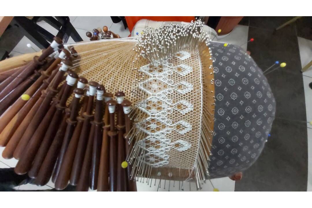 FOTO: Majsterkou ľudovej umeleckej výroby sa stala brezovská čipkárka, foto 9