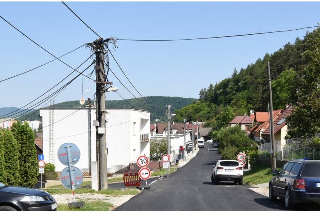 FOTO: Trenčín bude svietiť LED svetlom, radnica počíta s úsporou minimálne 60%, foto 2