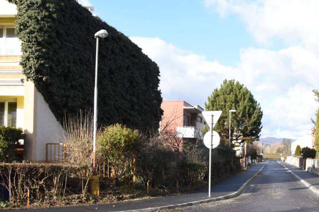 FOTO: Trenčín bude svietiť LED svetlom, radnica počíta s úsporou minimálne 60%, foto 3