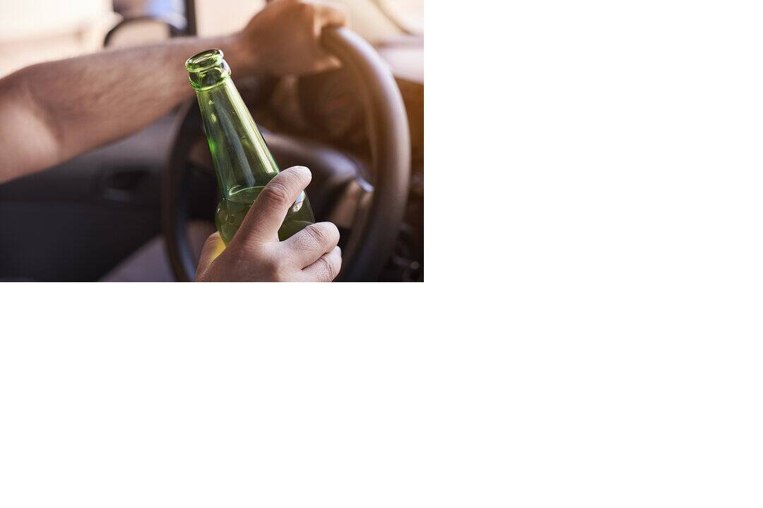 FOTO: Muž nafúkal pri policajnej kontrole vo Svinnej, takmer dve promile, foto 3