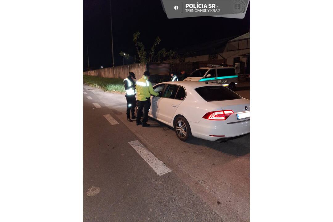 FOTO: Polícia si posvietila na vodičov z Bánoviec nad Bebravou, foto 1