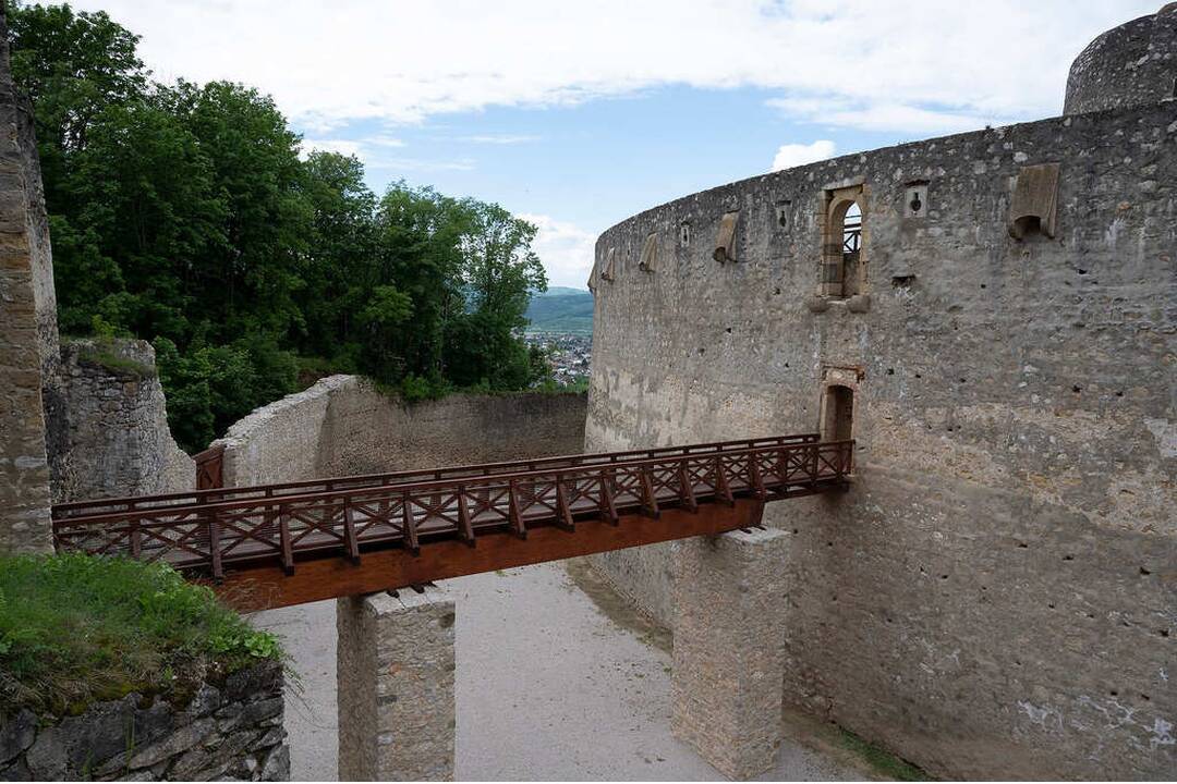 FOTO: Dokončená obnova južného opevnenia Trenčianskeho hradu, foto 5