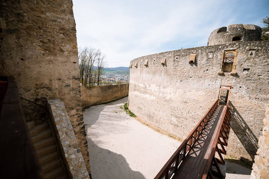 FOTO: Dokončená obnova južného opevnenia Trenčianskeho hradu, foto 14