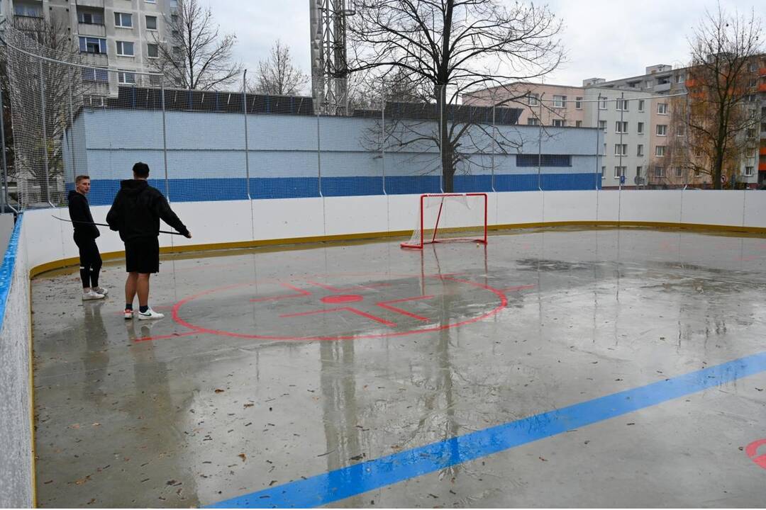 FOTO: Dubničania sa tešia z moderných a zrekonštruovaných športovísk, foto 1