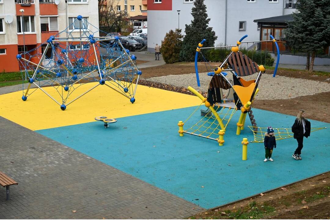 FOTO: Dubničania sa tešia z moderných a zrekonštruovaných športovísk, foto 2