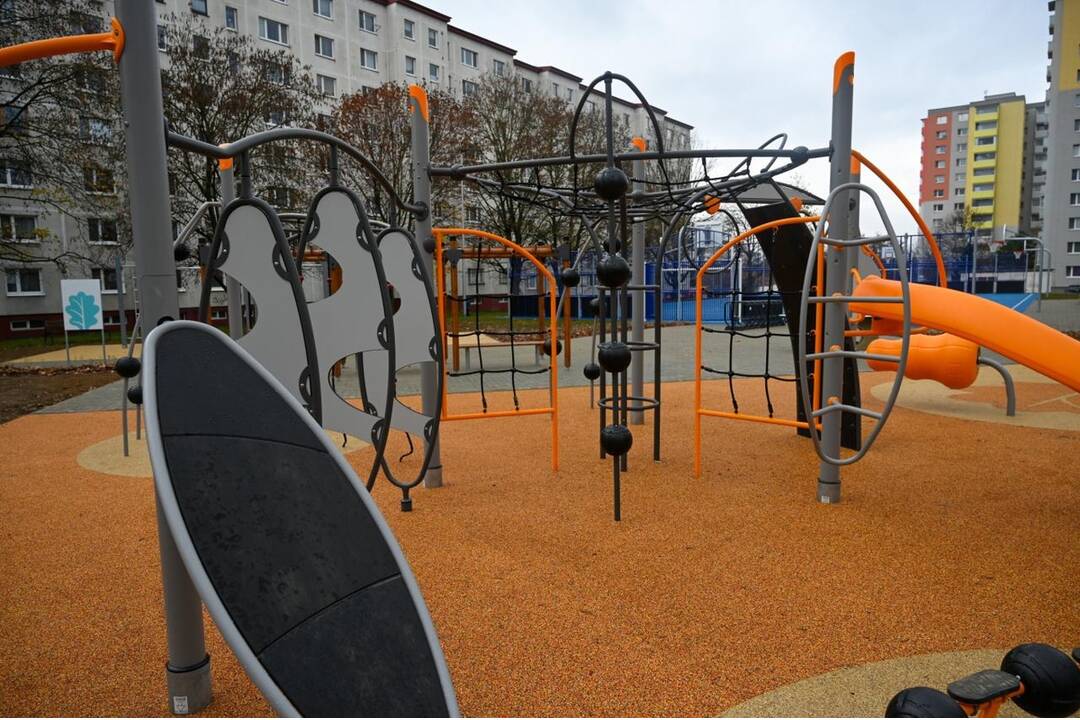 FOTO: Dubničania sa tešia z moderných a zrekonštruovaných športovísk, foto 8