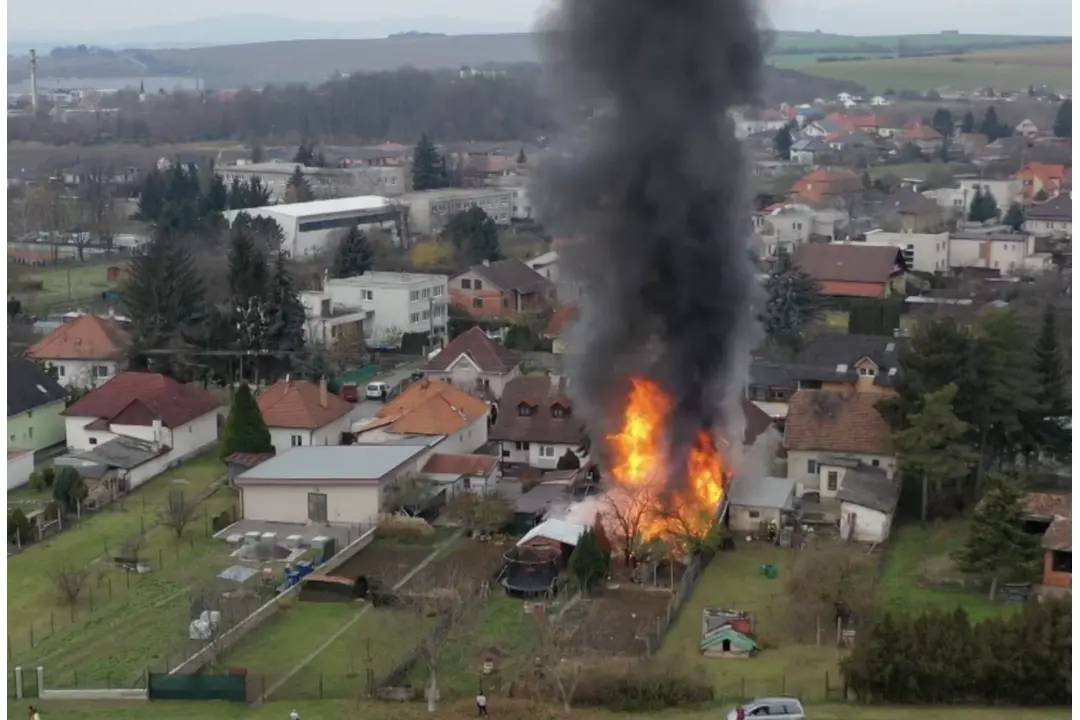 FOTO: Požiar domu vo Veľkých Bieliciach, foto 3