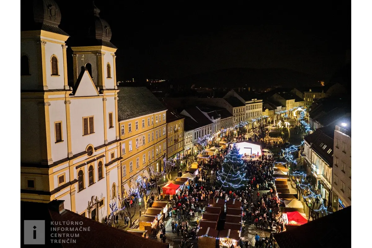 FOTO: Dnes večer navštívi námestie v Trenčíne Mikuláš, foto 6