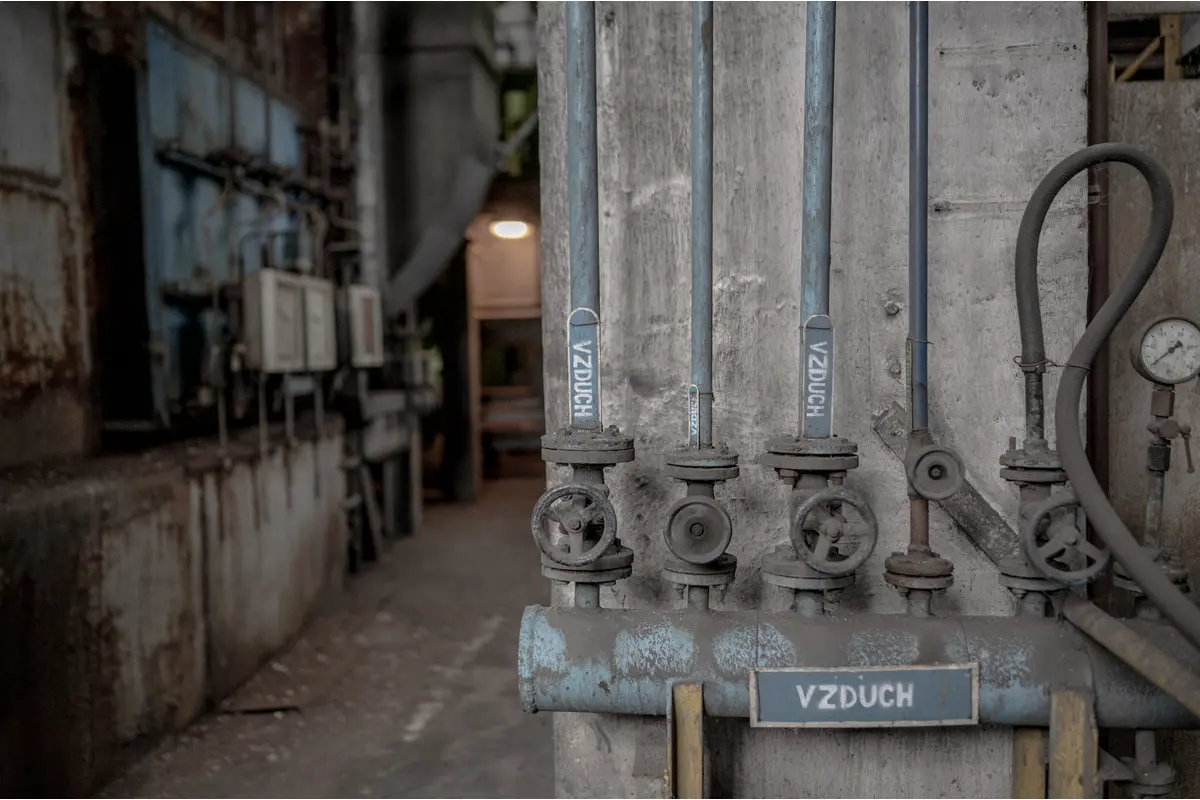 FOTO: Búranie banského triediča v Handlovej, foto 4