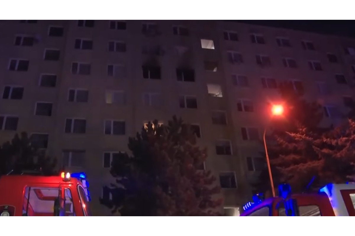 FOTO: V Prievidzi zhorel do tla byt, majitelia potrebujú pomoc, foto 1