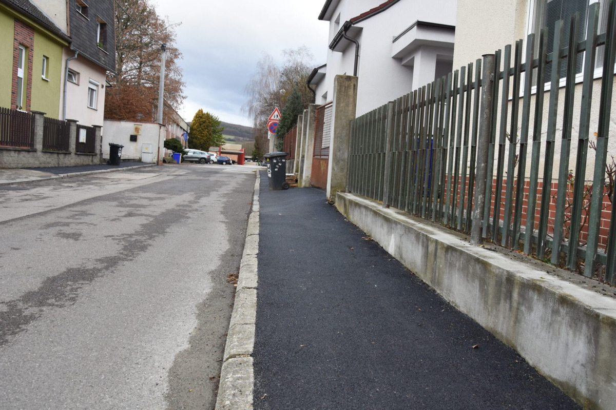 FOTO: Mesto Trenčín investovalo do nových ciest a chodníkov: Tieto lokality sa dočkali obnovy, foto 1
