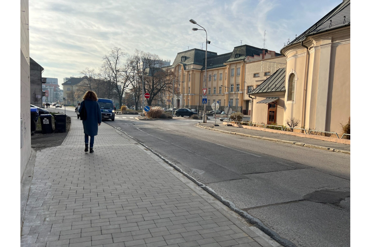 FOTO: Mesto Trenčín investovalo do nových ciest a chodníkov: Tieto lokality sa dočkali obnovy, foto 5