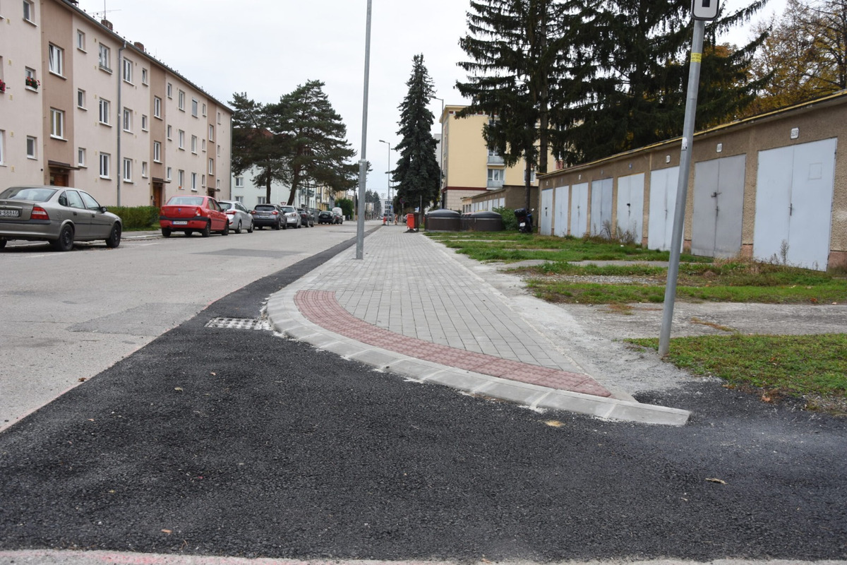 FOTO: Mesto Trenčín investovalo do nových ciest a chodníkov: Tieto lokality sa dočkali obnovy, foto 8