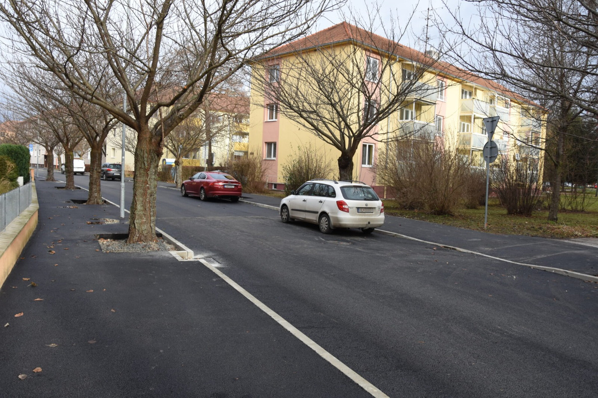 FOTO: Mesto Trenčín investovalo do nových ciest a chodníkov: Tieto lokality sa dočkali obnovy, foto 9