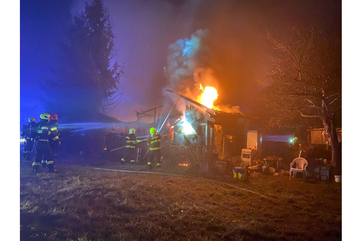 FOTO: Požiar v obci Poruba, foto 2