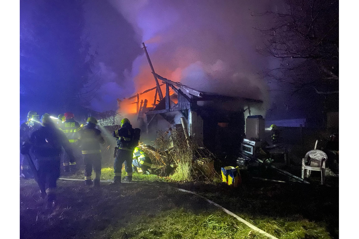 FOTO: Požiar v obci Poruba, foto 8