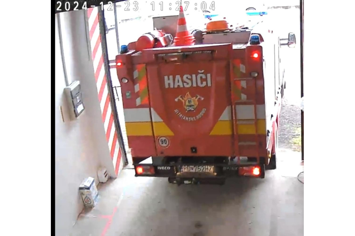 FOTO: FIREPORT dokázal, že čas je kľúčový. Dobrovoľní hasiči pomohli zachrániť seniora, foto 2