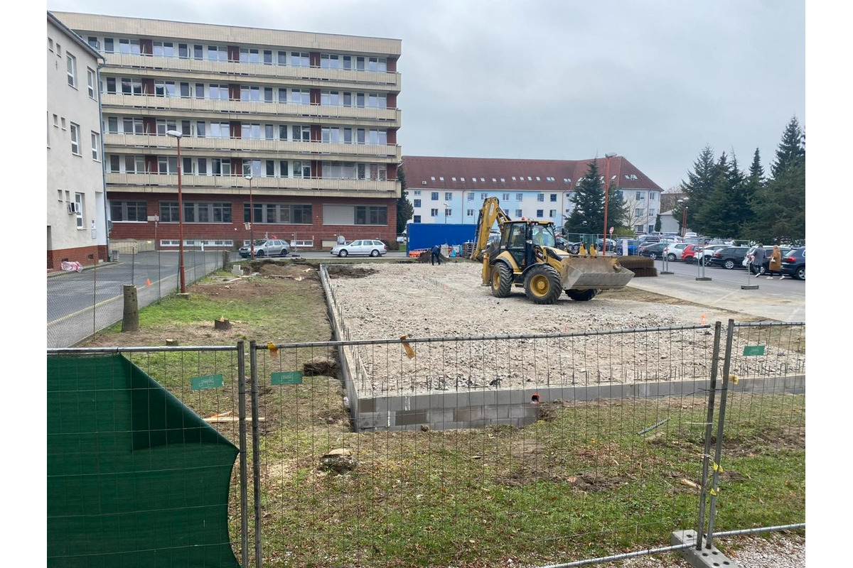 FOTO: Budova nového centra vo Fakultnej nemocnici v Trenčíne naberá reálne kontúry, foto 7
