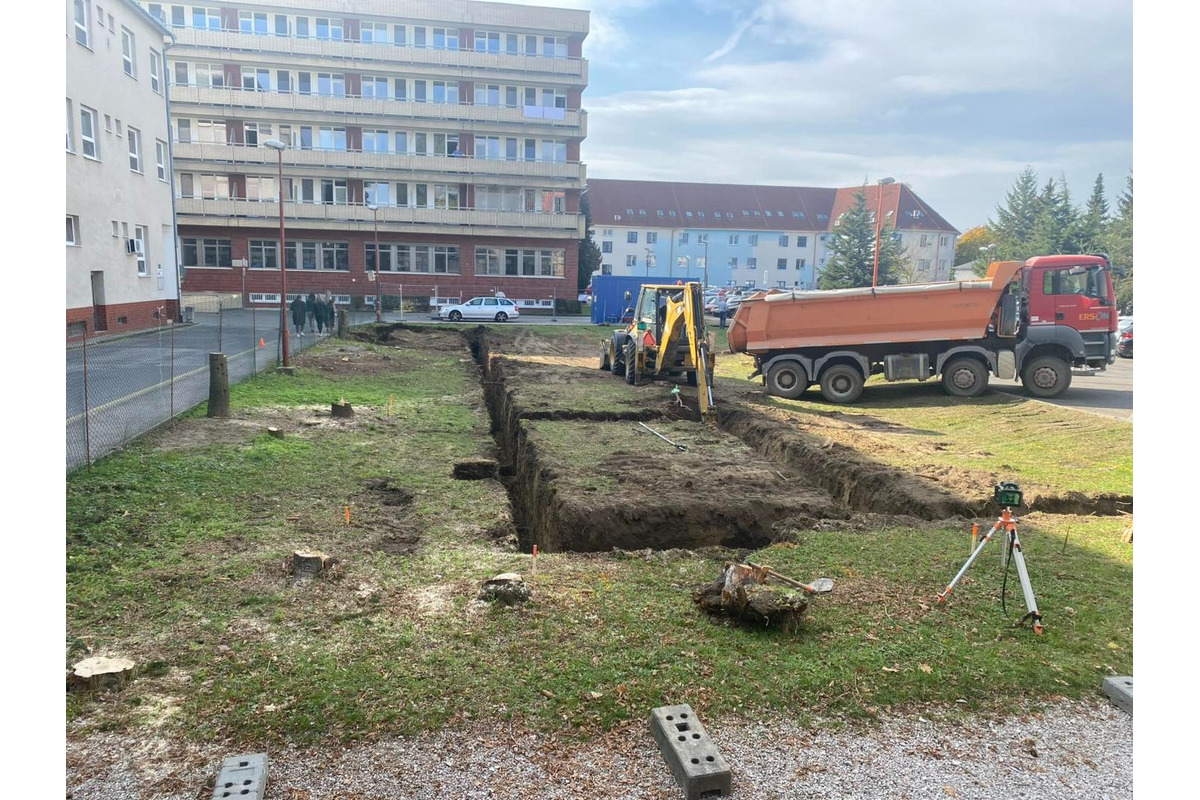 FOTO: Budova nového centra vo Fakultnej nemocnici v Trenčíne naberá reálne kontúry, foto 9