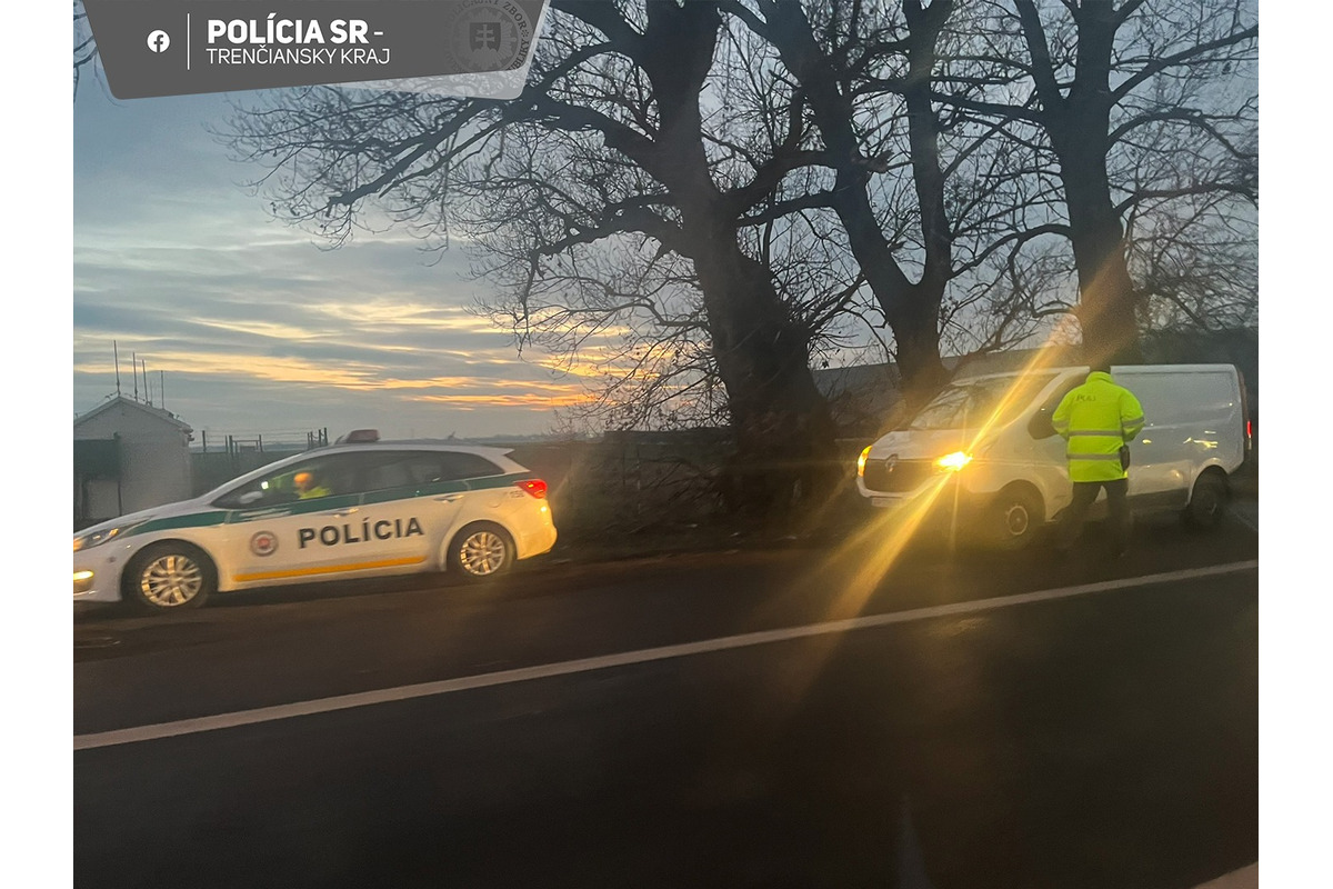 FOTO: Policajti kontrolovali vodičov z Nového Mesta nad Váhom, odhalili 76 priestupkov, foto 3