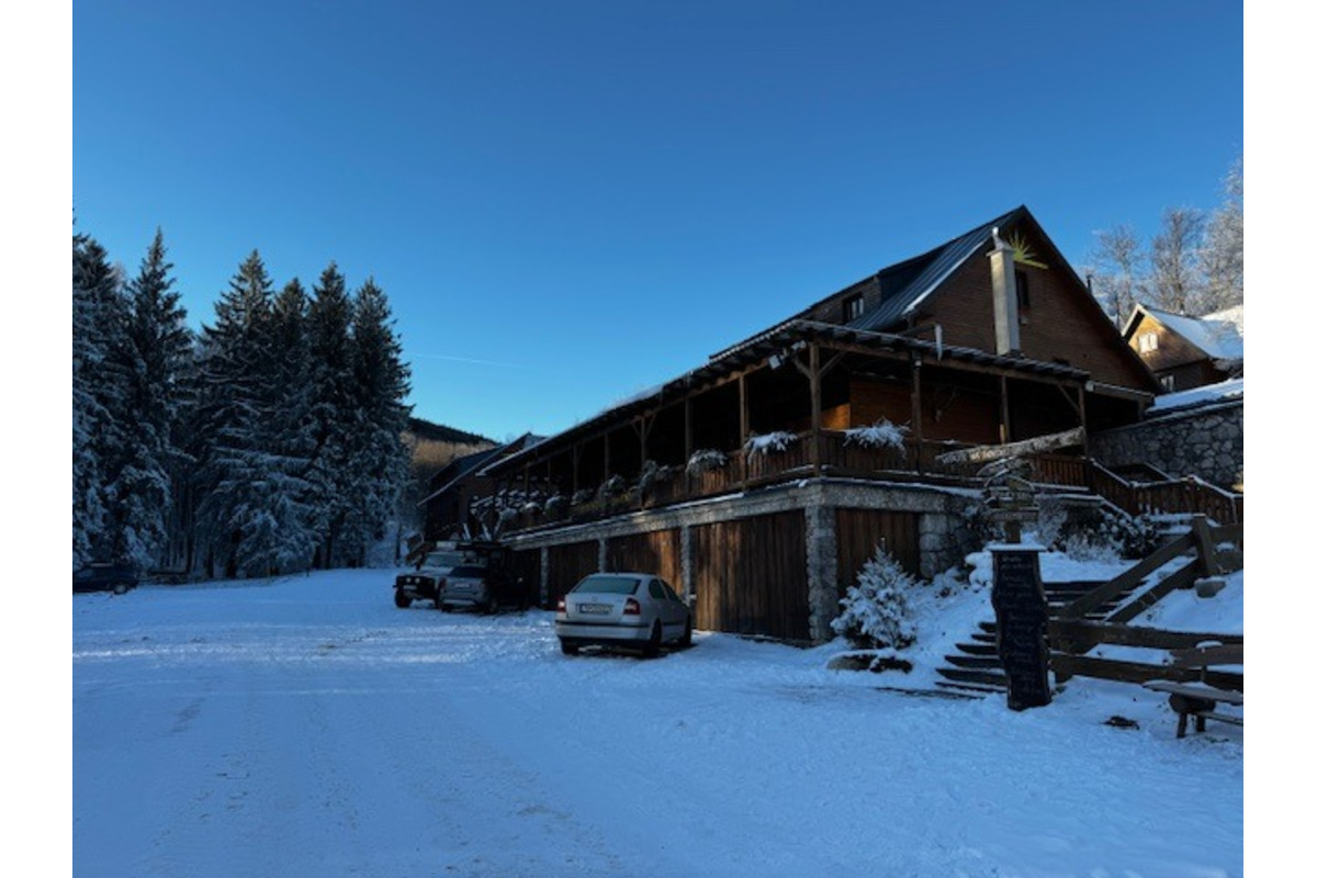 FOTO: Inovecká chata hľadá nového chatára, foto 1