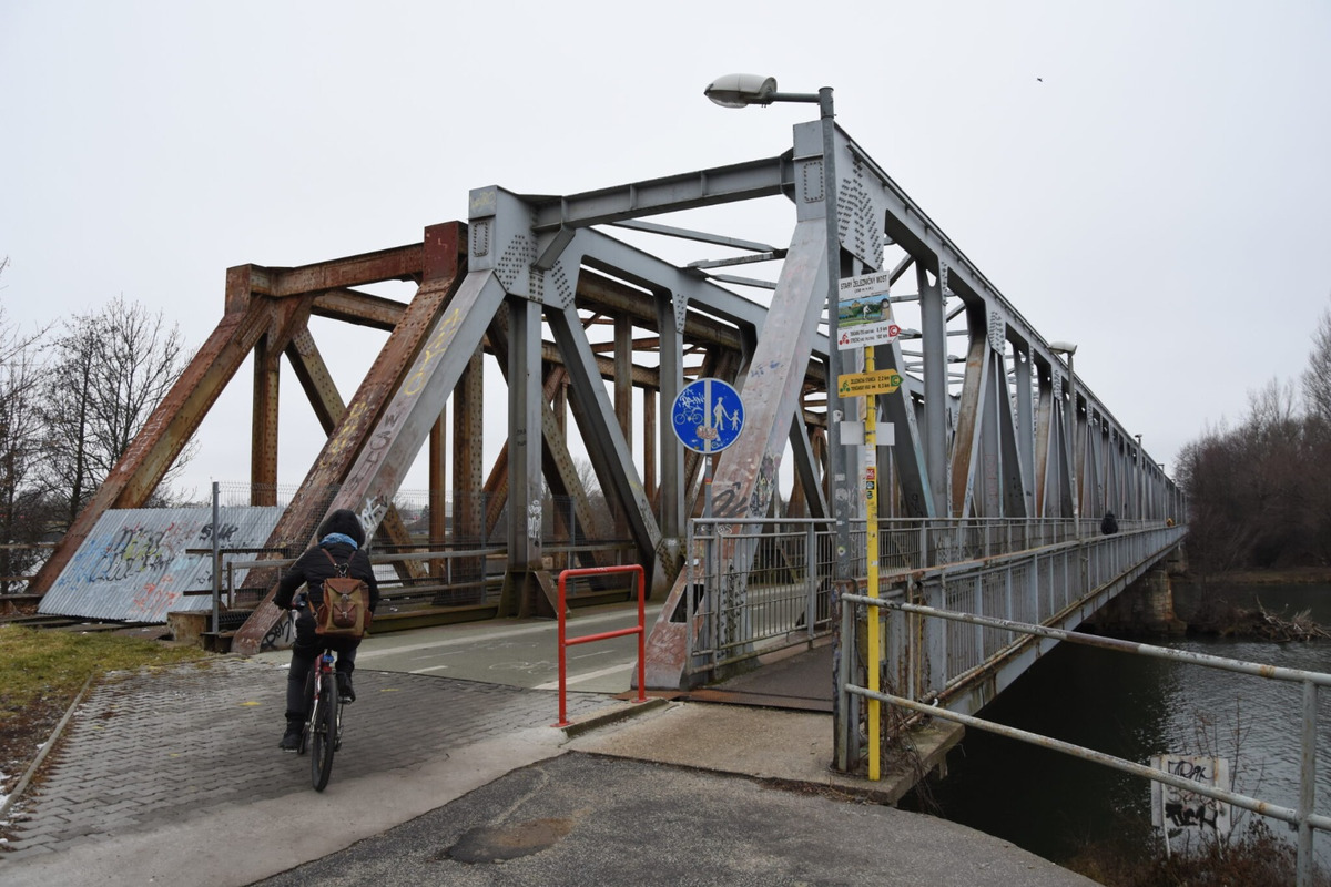 FOTO: Premena starého železničného mosta v Trenčíne, foto 3