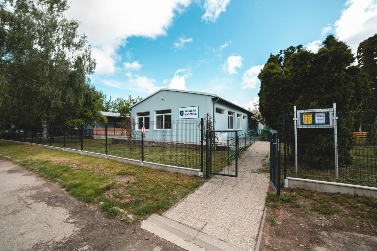 FOTO: Čo sa najviac číta v Dubnici nad Váhom? Deti čarujú s Potterom, dospelí riešia vraždy s Dánom, foto 1