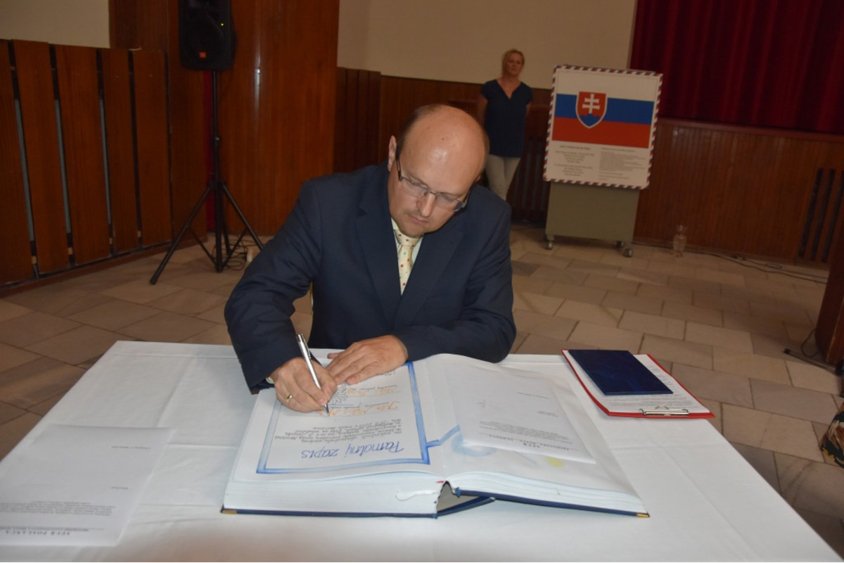 FOTO: Primátor Nemšovej čelí obvineniu zo zneužitia právomoci , foto 2