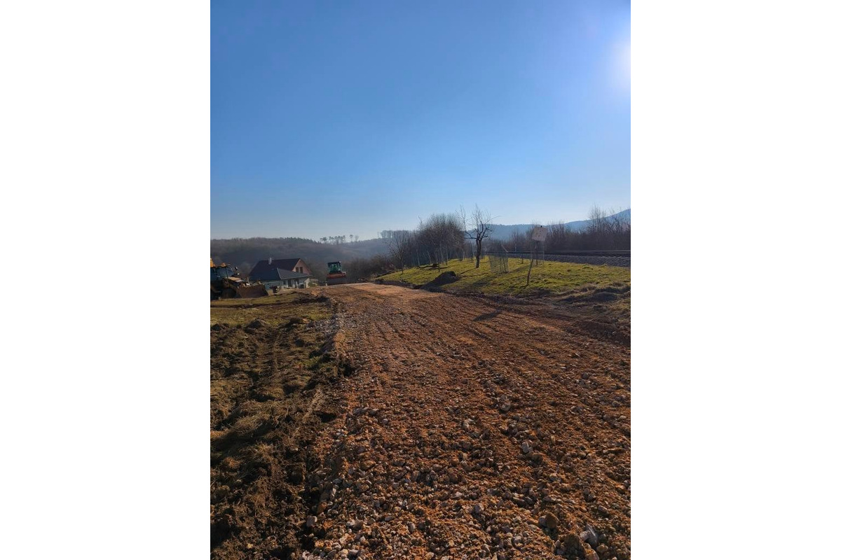 FOTO: Veľká rekonštrukcia ciest v Trenčianskom Jastrabom, foto 1