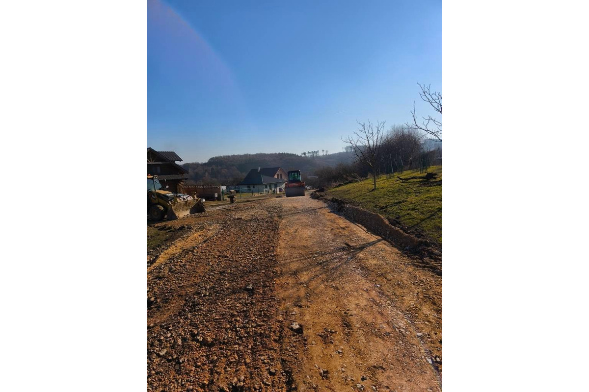 FOTO: Veľká rekonštrukcia ciest v Trenčianskom Jastrabom, foto 7