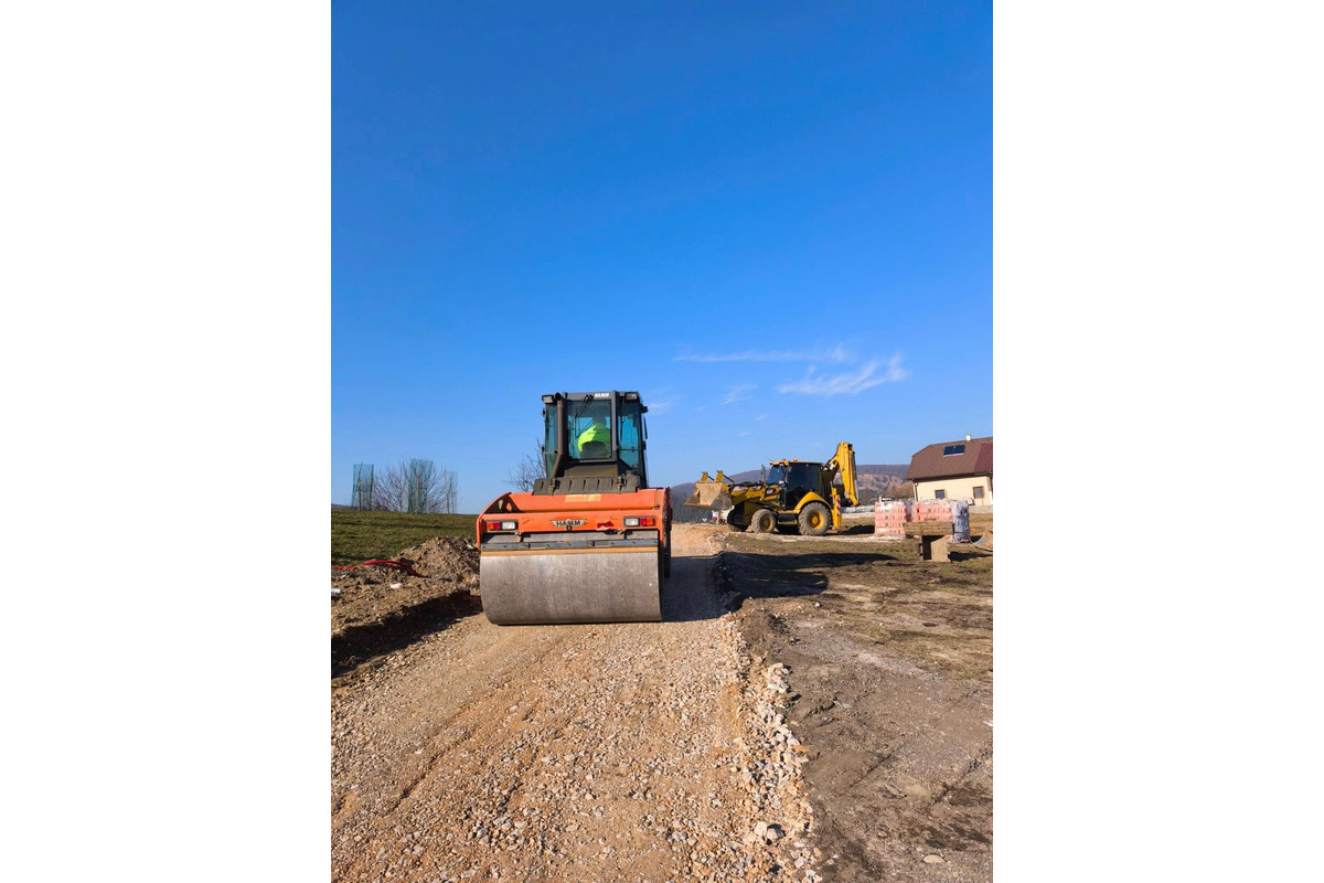 FOTO: Veľká rekonštrukcia ciest v Trenčianskom Jastrabom, foto 12