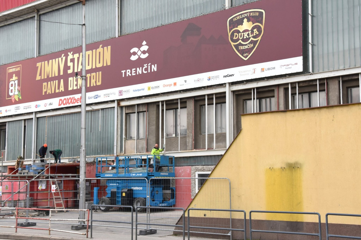 FOTO: Rekonštrukcia zimného štadióna, foto 1