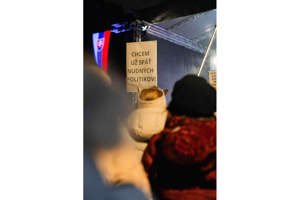 FOTO: Protesty v Trenčianskom kraji prebehli pokojne, foto 2