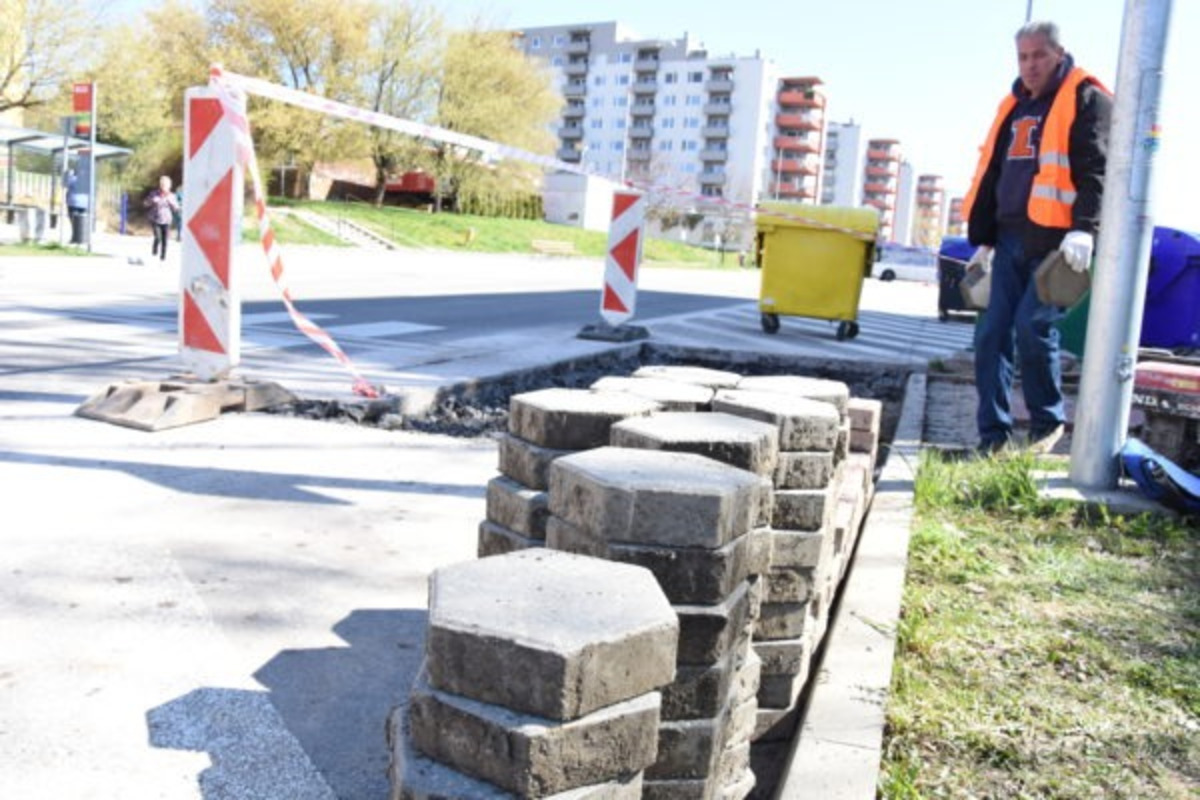FOTO: Trenčanov čakajú dopravné obmedzenia kvôli výmene plynovodov, foto 5