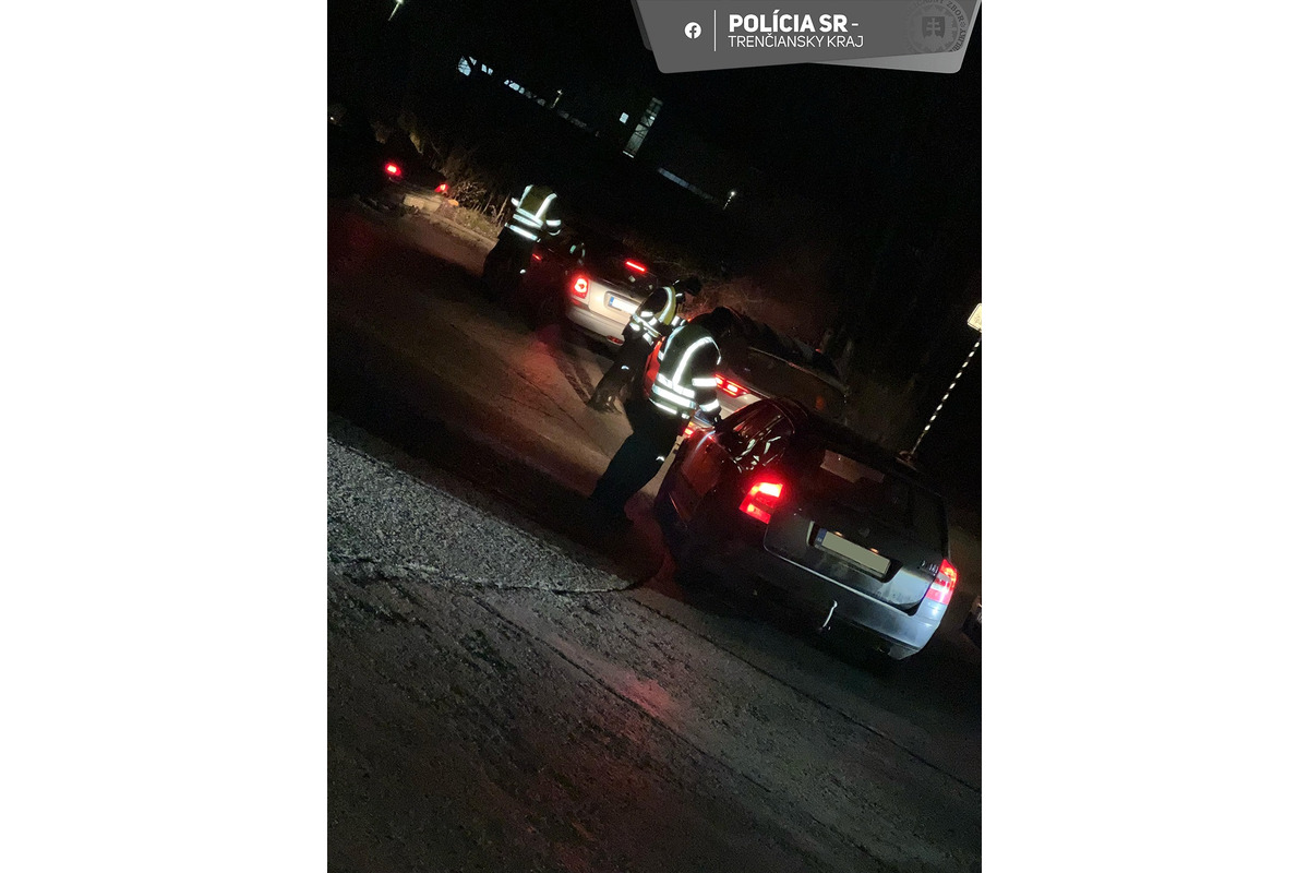 FOTO: Preventívna policajná akcia v okolí Bánoviec nad Bebravou, foto 3