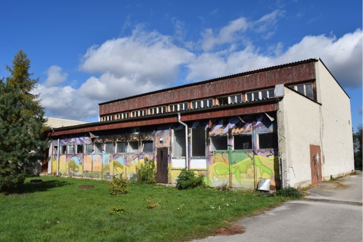 FOTO: Búranie starej telocvične vo Veľkých Bieliciach , foto 9