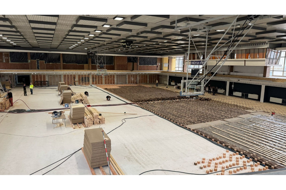 FOTO: Mestská športová hala na Sihoti v Trenčíne prejde veľkou obnovou. Nová palubovka aj tribúny už čoskoro, foto 3