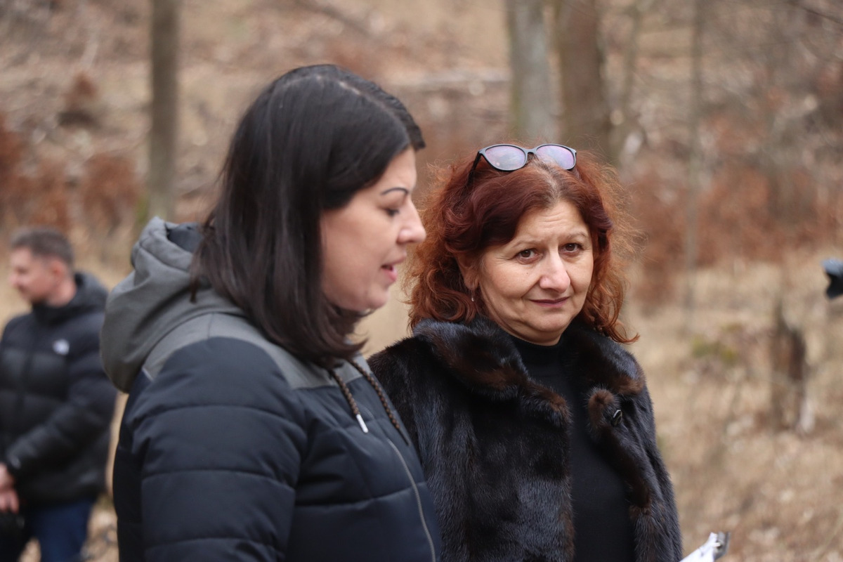 FOTO: Dubnica nad Váhom si pripomenula 80 rokov od tragédie, kedy brutálne zavraždili 26 Rómov, foto 2