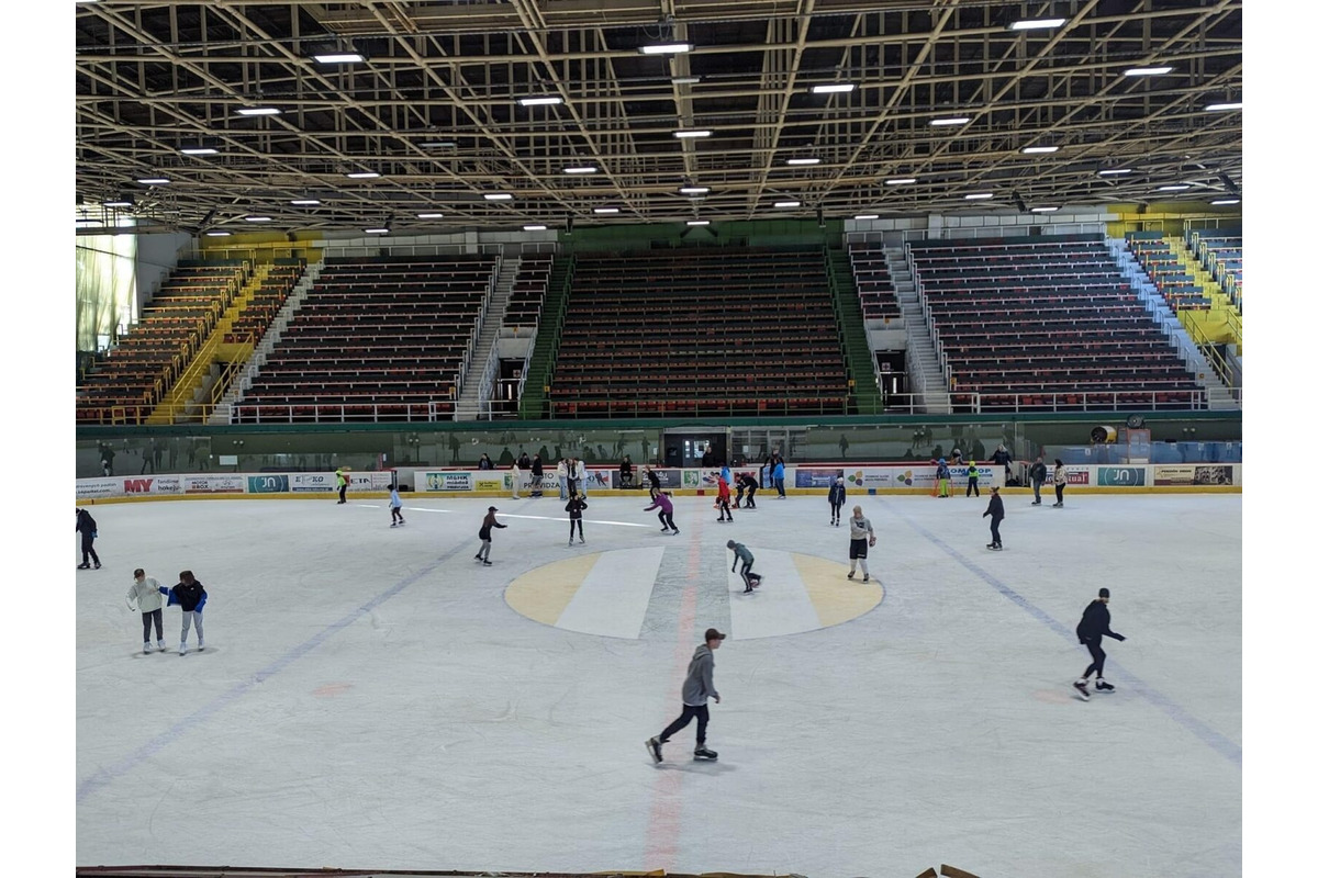 FOTO: Prievidžania môžu počas prázdnin využiť mimoriadne časy verejného korčuľovania , foto 8