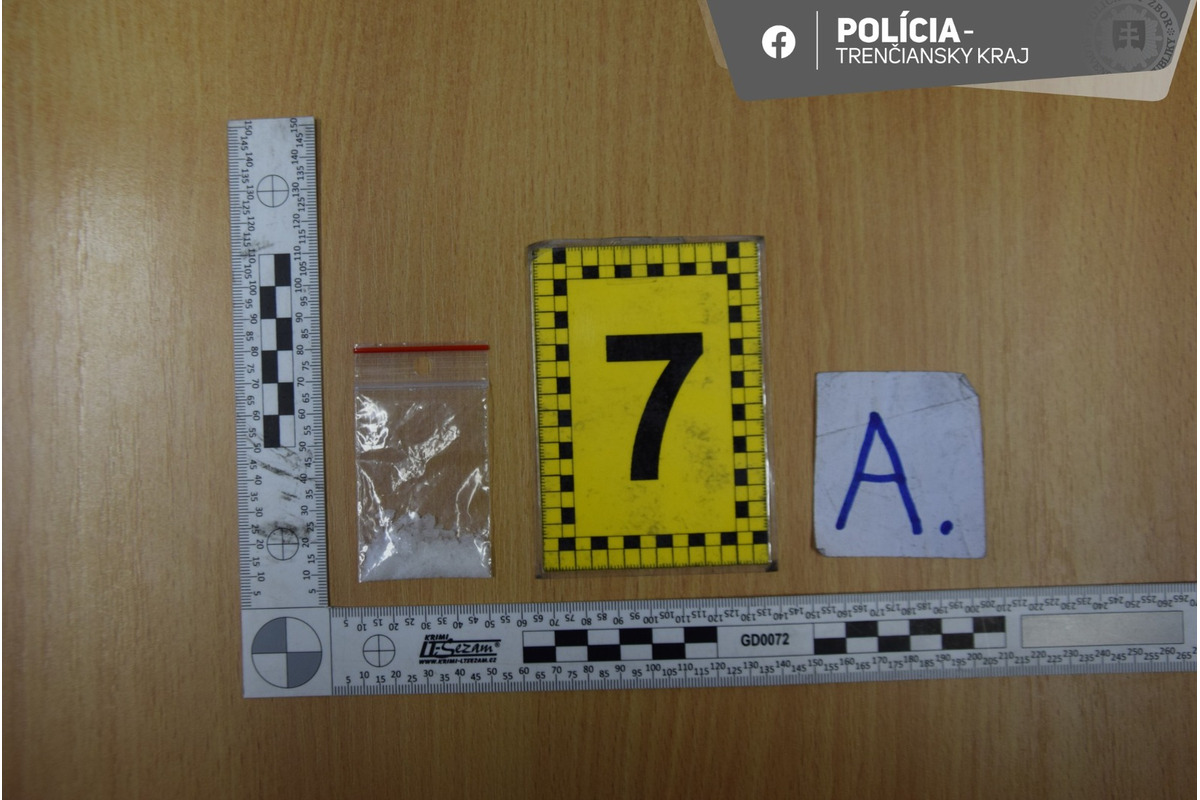FOTO: Polícií sa podarilo chytiť ďalšieho dílera z Prievidze , foto 3