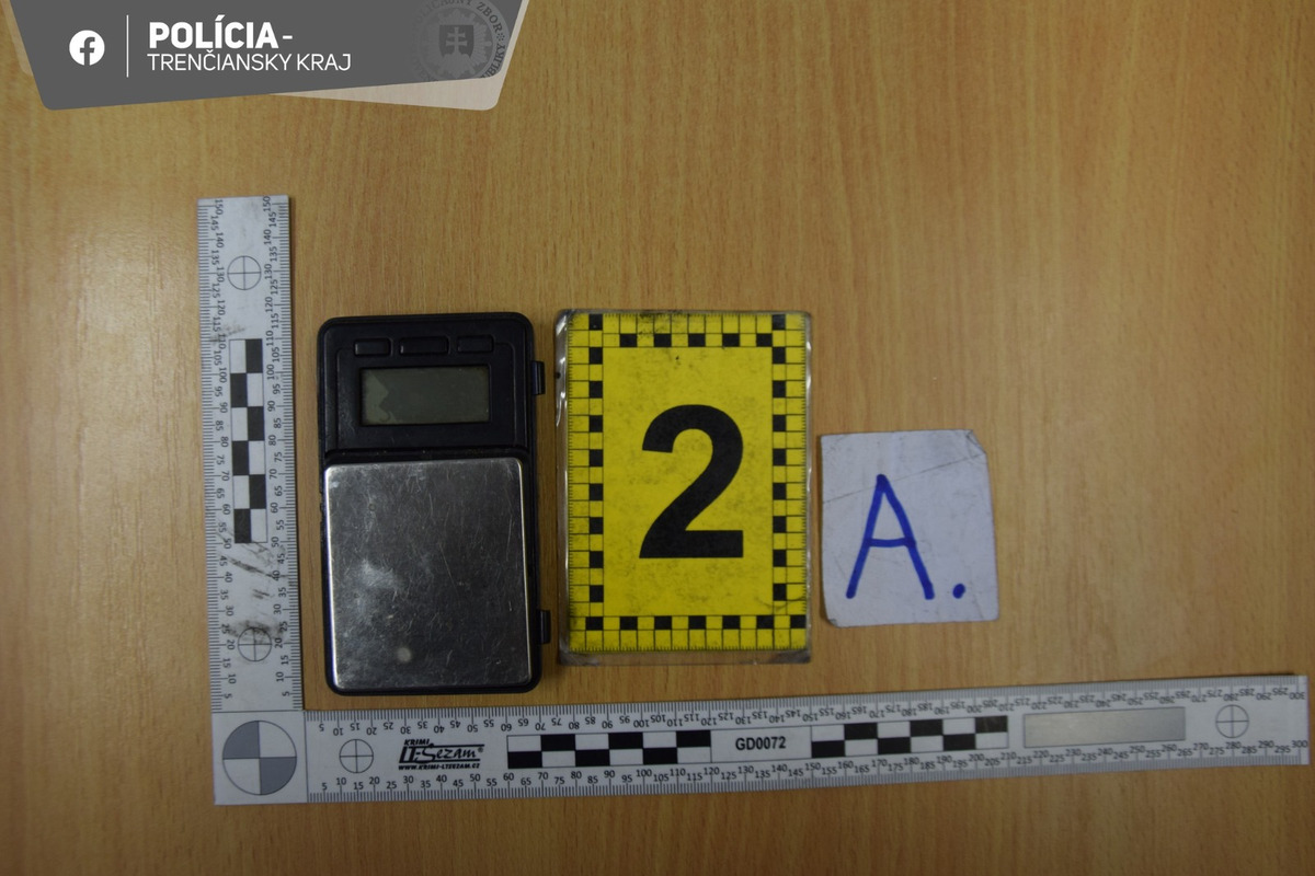 FOTO: Polícií sa podarilo chytiť ďalšieho dílera z Prievidze , foto 4