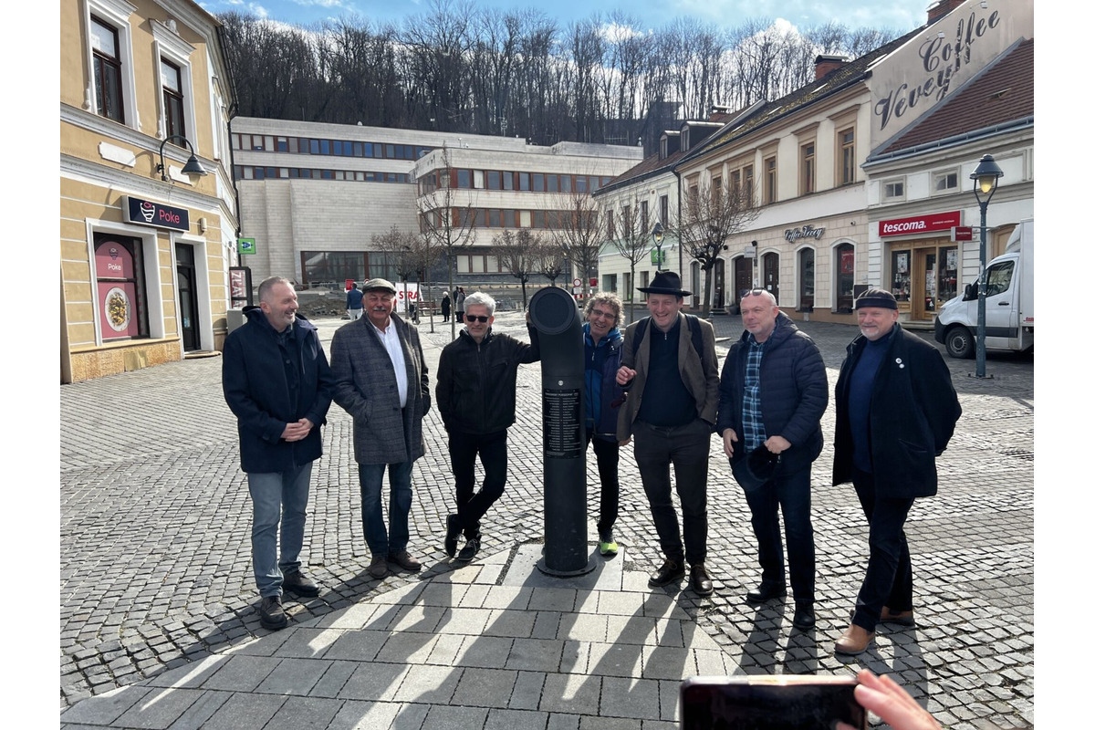 FOTO: Trenčiansky Poesiomat zabáva okoloidúcich, foto 1