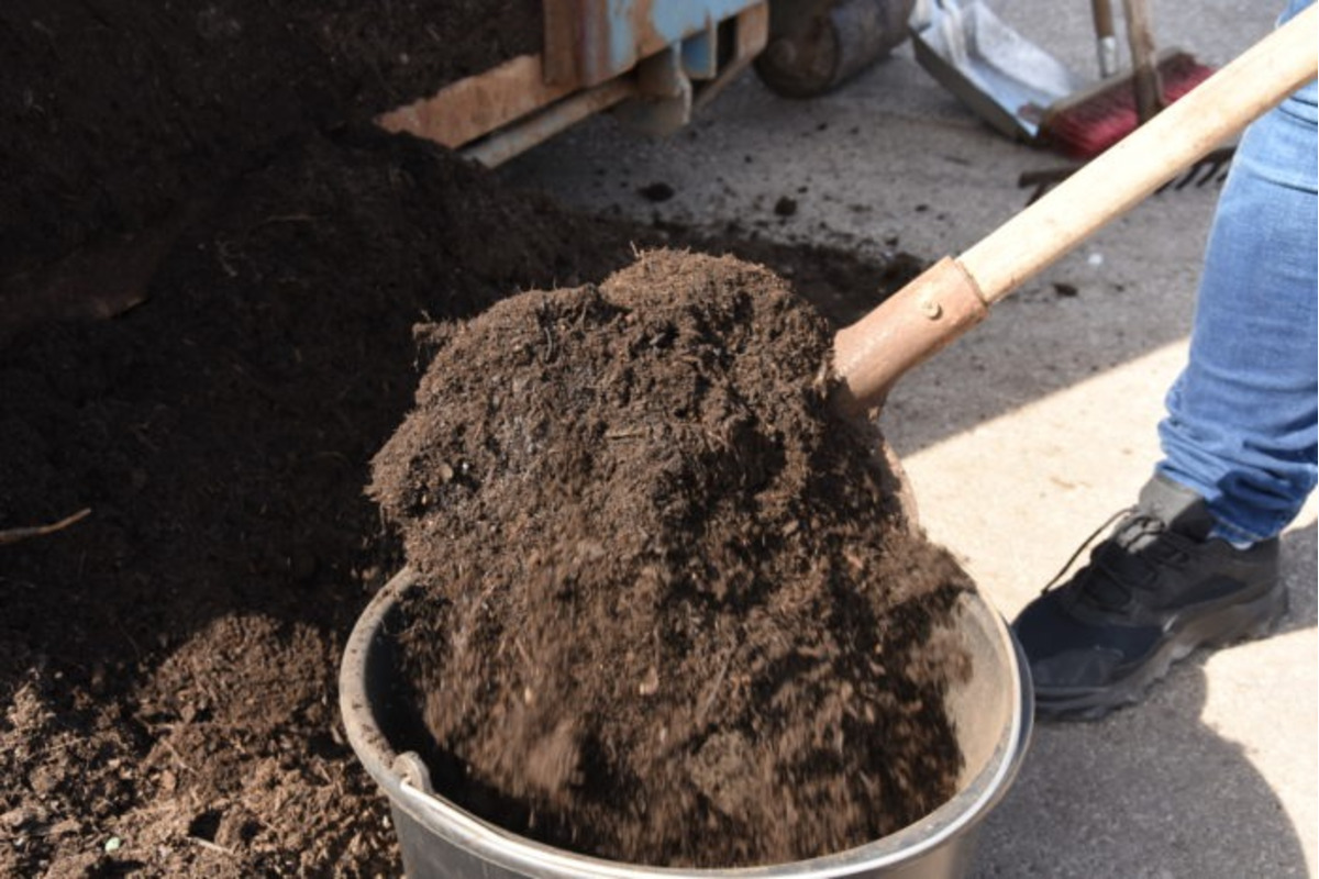 FOTO: Obyvatelia Trenčína majú opäť nárok na 200 litrov kompostu zdarma, foto 3