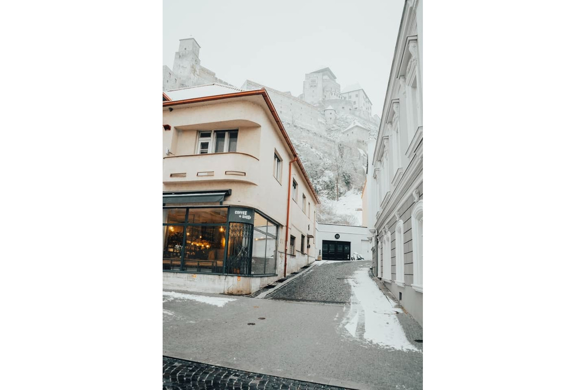 FOTO: Trenčania môžu posielať fotografie z mesta, maliarka chce namaľovať album , foto 3